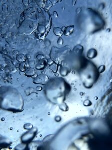 春の花粉による肌荒れ対策は泡洗顔と泡パックのどちらが効果的？